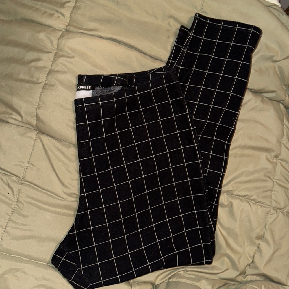 Black and white express leggings